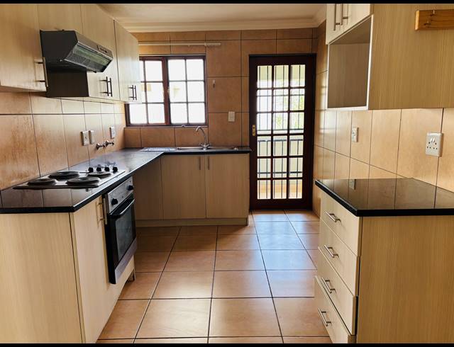 2 BEDROOM APARTMENT TO LET IN OLYMPUS AH